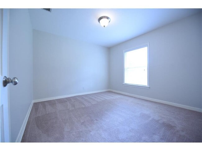 Building Photo - 6357 Oriole Dr
