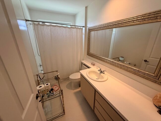 Building Photo - 3504 Lakemont Ct