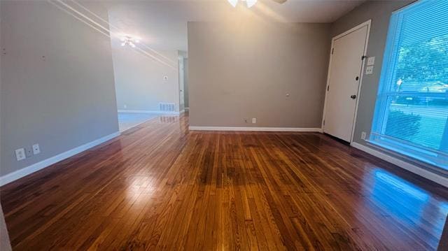 Building Photo - 909 Laguna Dr