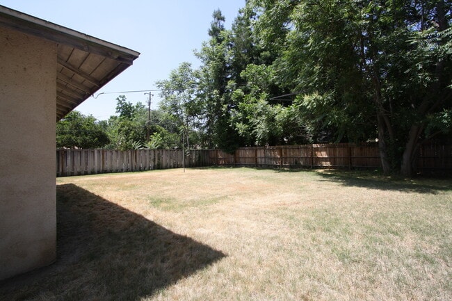 Building Photo - SPACIOUS 3 BEDROOM HOME...COMING SOON!!!