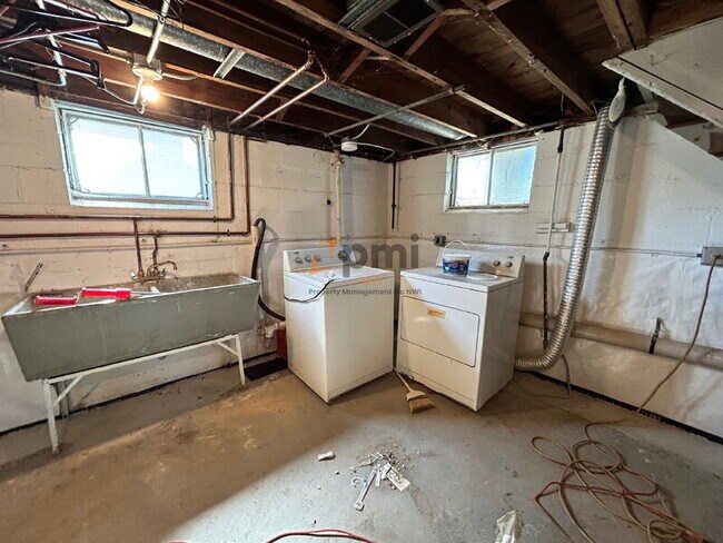 Building Photo - 9344 Keilman St