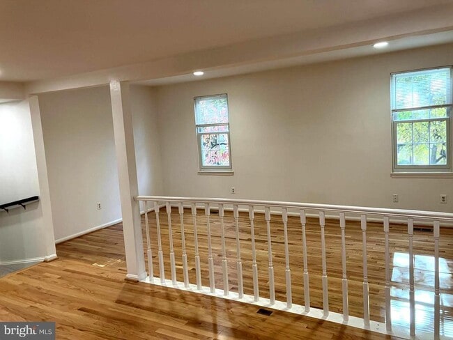 Building Photo - 10195 Valentino Dr