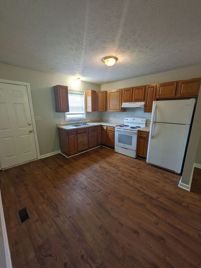 Building Photo - 2BD/1BA Unit in HIckory