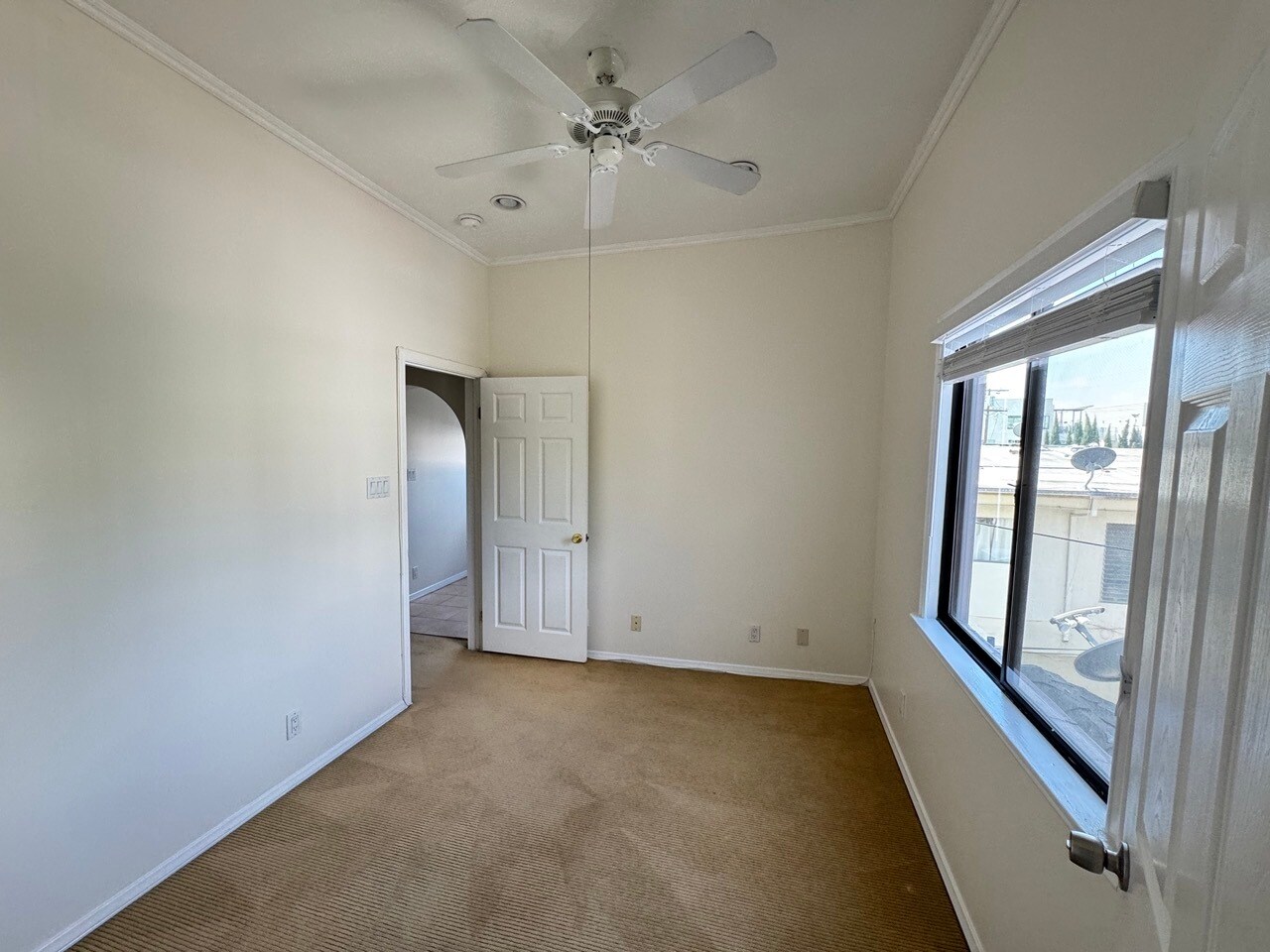 Building Photo - 1341 N Bronson Ave