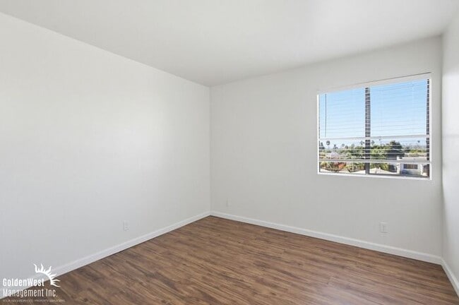 Building Photo - Updated 2Bdm 2Ba Apartment with Community Pool in the Heart of Normal Heights!