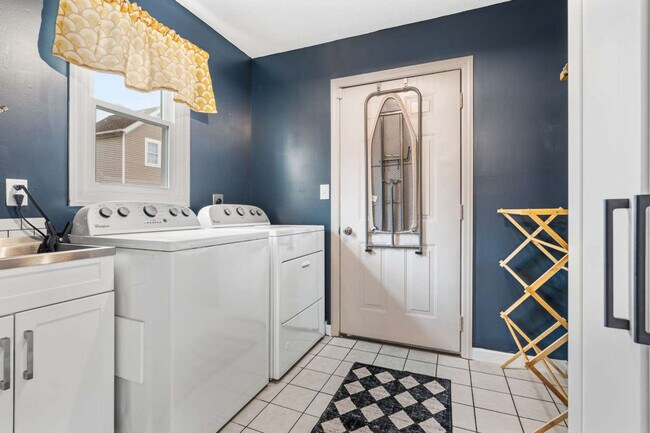 Building Photo - 185 Heights Ave