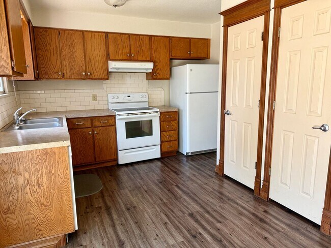 Building Photo - 1628 Azalea Dr