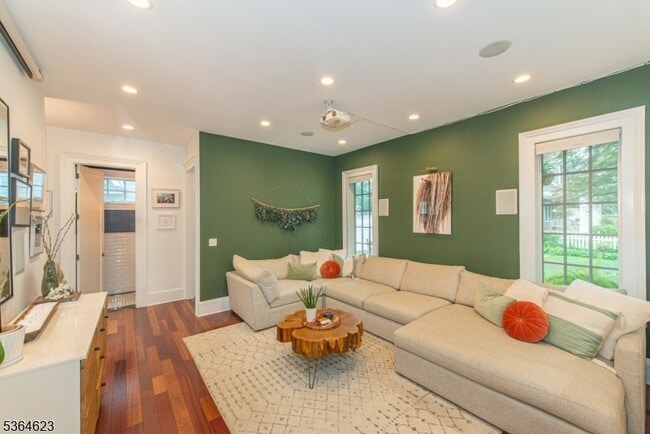 Building Photo - 228 Watchung Ave