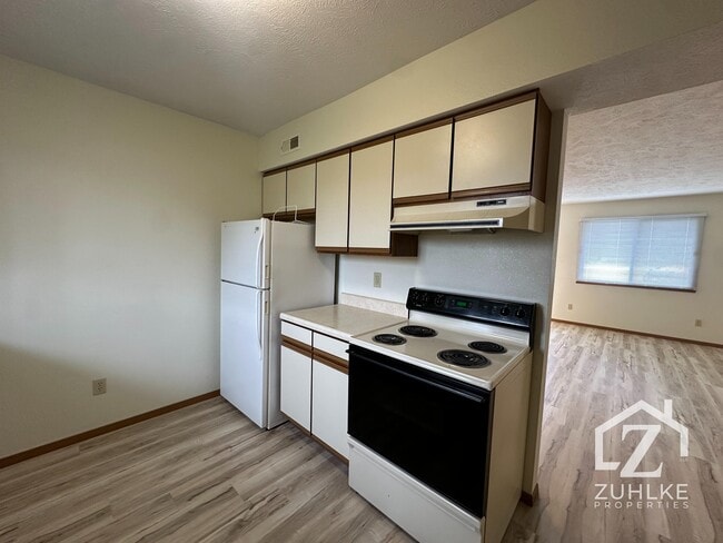 Building Photo - 1204 Isabelle Cir
