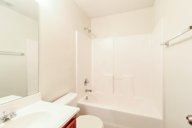 Building Photo - 6593 Silk Tree Pointe