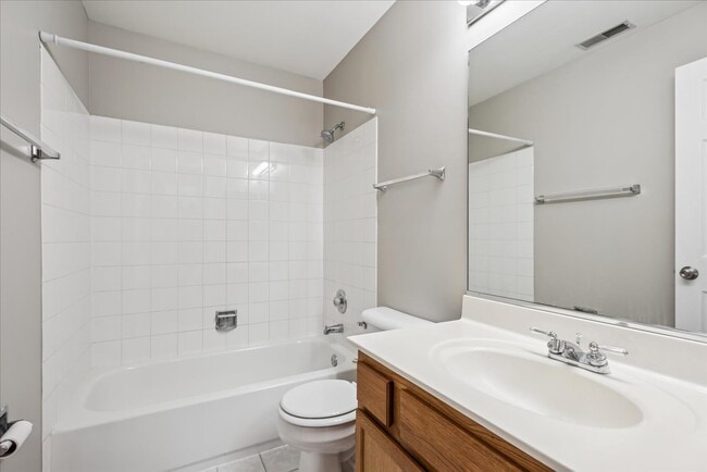 Building Photo - 67 Beechmont Ct