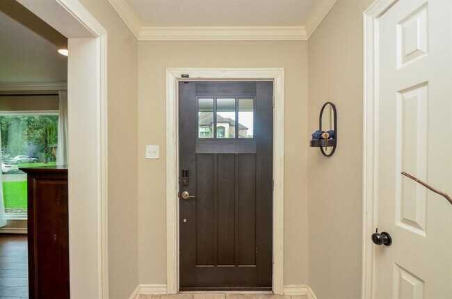 Building Photo - 4315 Fernwood Dr