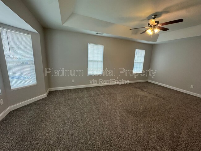 Building Photo - 2793 Oakvale Falls Dr