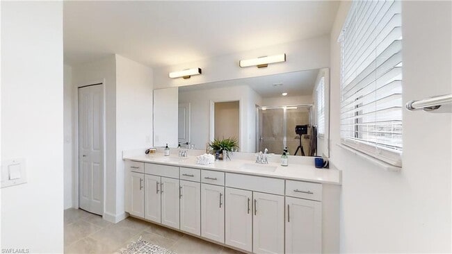 Building Photo - 18302 Ridgeline Dr