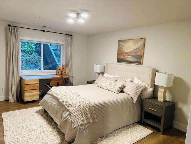 Building Photo - Gorgeous Custom Camas Home