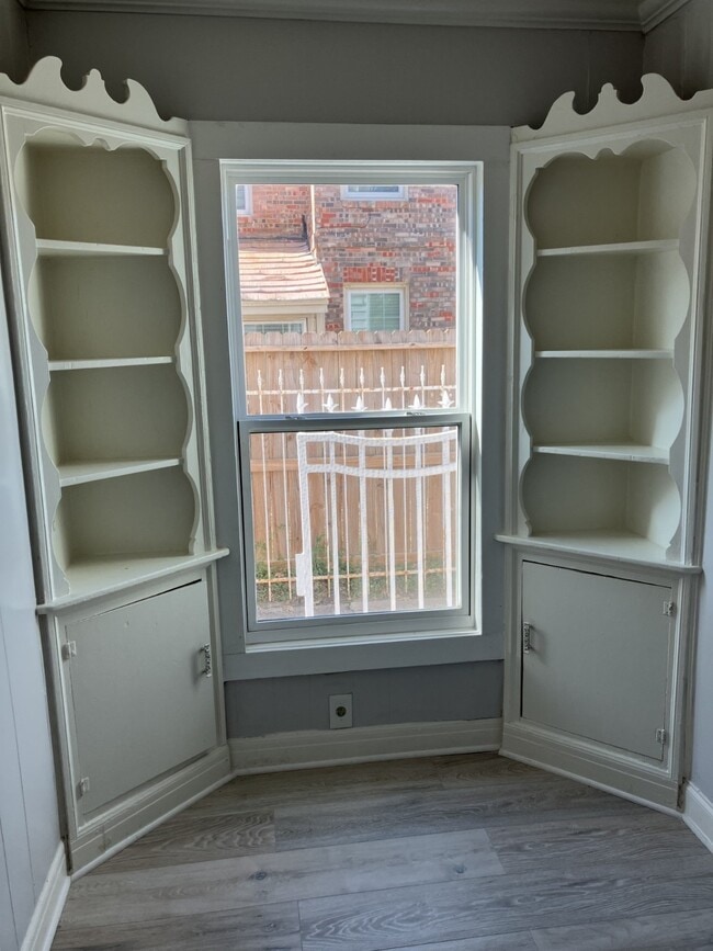 Building Photo - 3210 Oakdale St