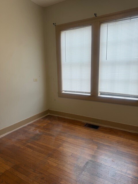 Building Photo - 208 Newton St