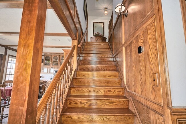Building Photo - Spacious 3-Bedroom Lake House in Victorvil...