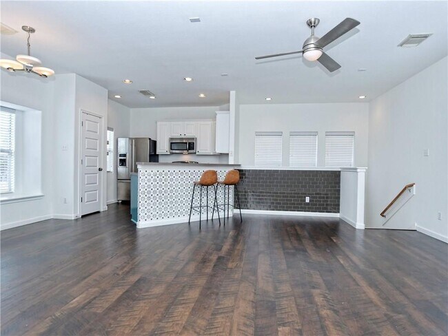 Building Photo - 2821 Saville Loop