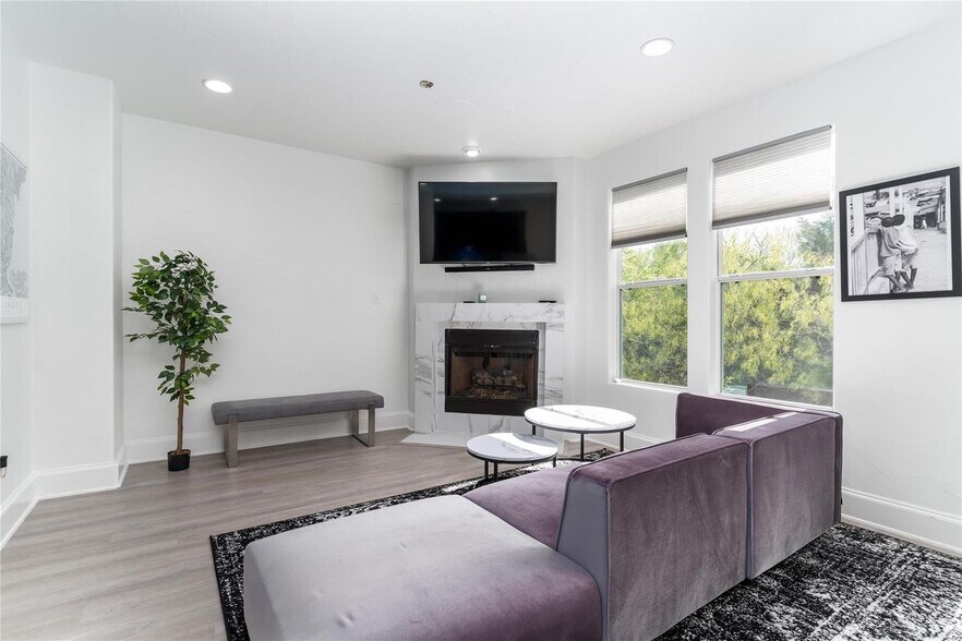 Building Photo - 2635 Villa Di Lago Dr