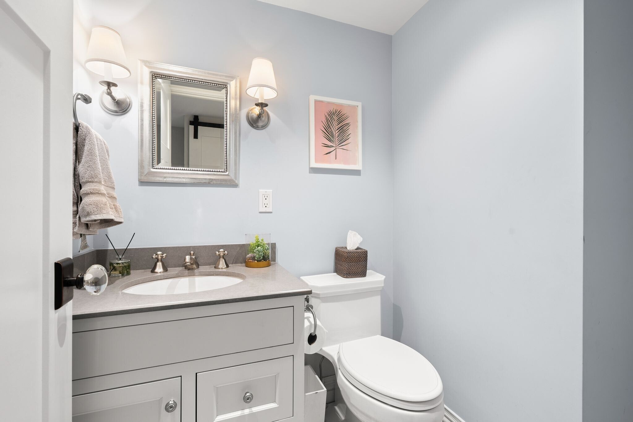 Building Photo - 7 Acorn St