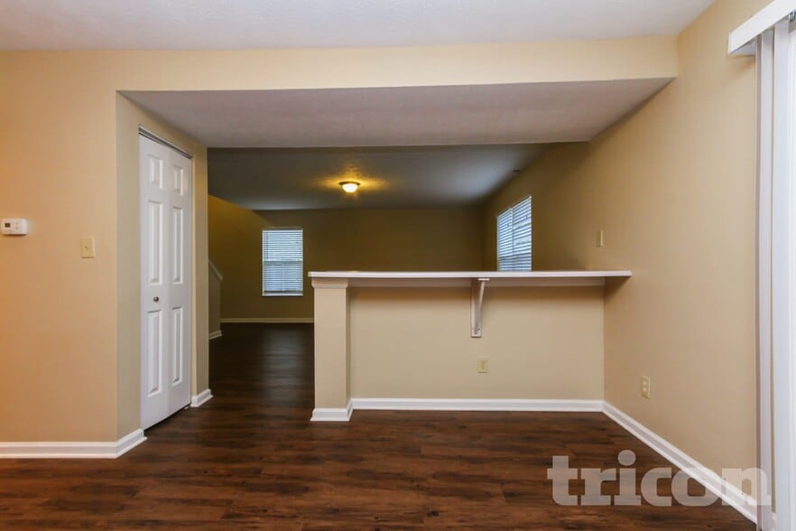 Building Photo - 3713 Mechanicsburg Dr