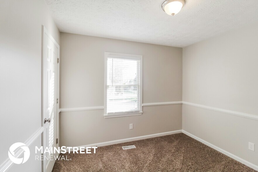 Building Photo - 15 Silverthorne Cir