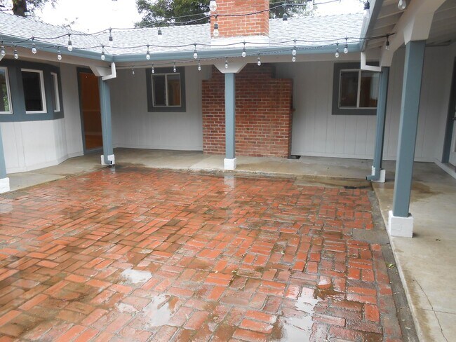 Building Photo - vist2208