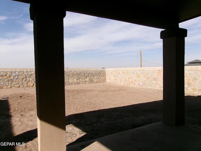 Building Photo - 11361 Hidalgo Dr