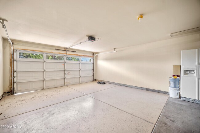 Building Photo - 1414 E Weldon Ave