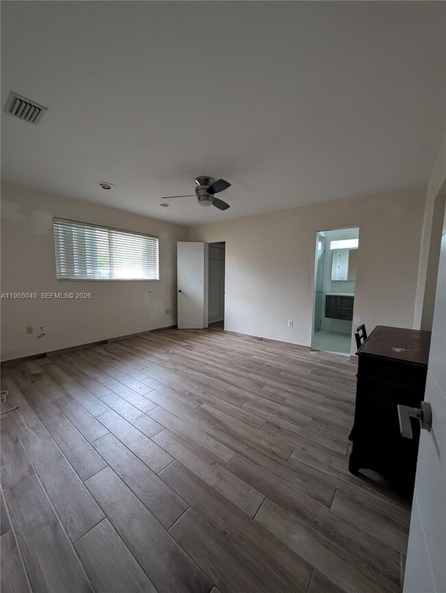 Building Photo - 1900 NE 186th St