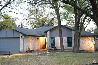 Building Photo - 707 Grapevine Dr