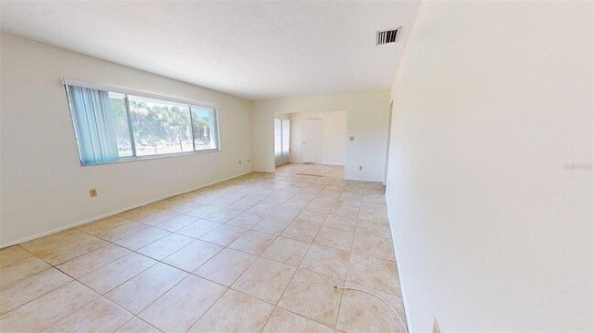 Building Photo - 1213 Glen Oaks Dr E