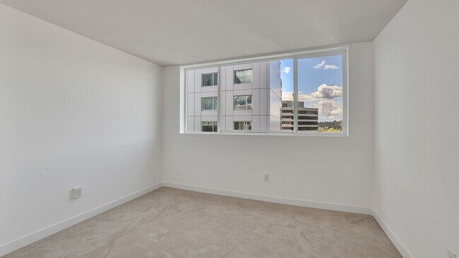 Building Photo - 2bd/1.75ba Bellevue Condo