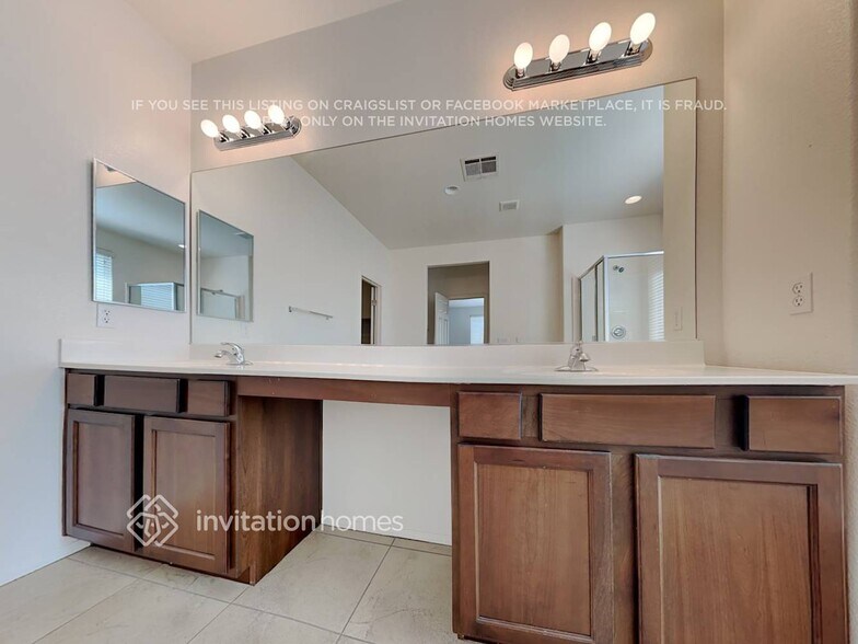 Building Photo - 10427 Val Piora St