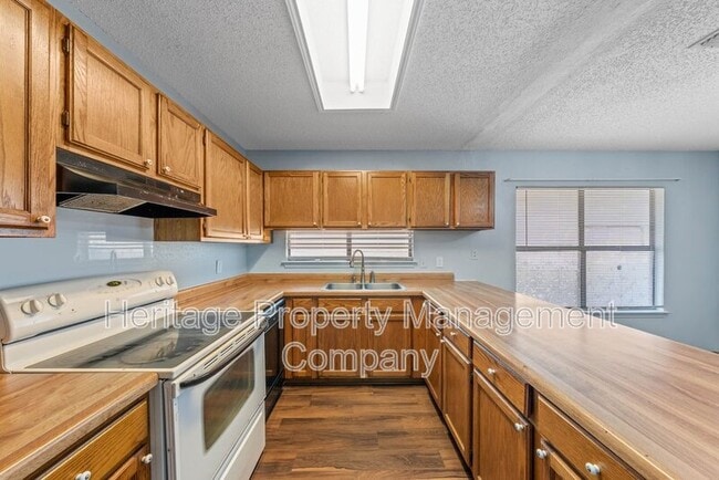 Building Photo - 7919 Wayside Trail