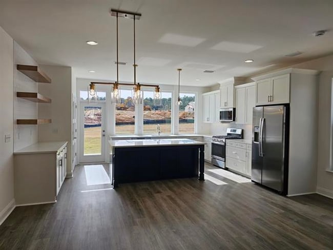 Building Photo - Newer Construciton Home In Canopy - Next T...