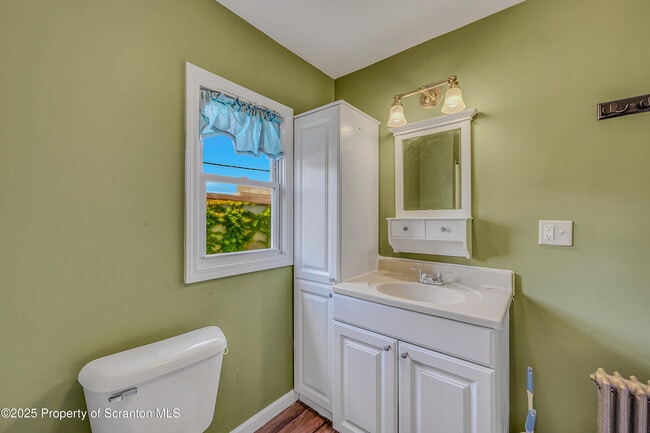 Building Photo - 7 Plum Pl