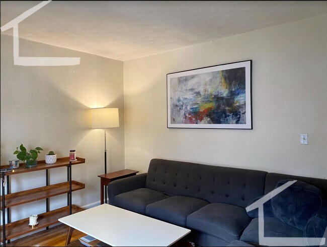 Building Photo - Cozy unit in central Brighton available as early as July 1st
