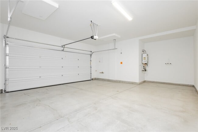 Building Photo - 2768 V. Napoli