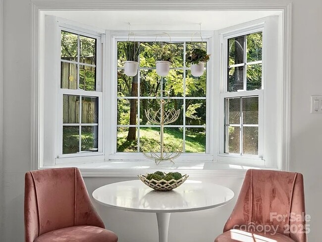 Building Photo - 15 Lawterdale Rd