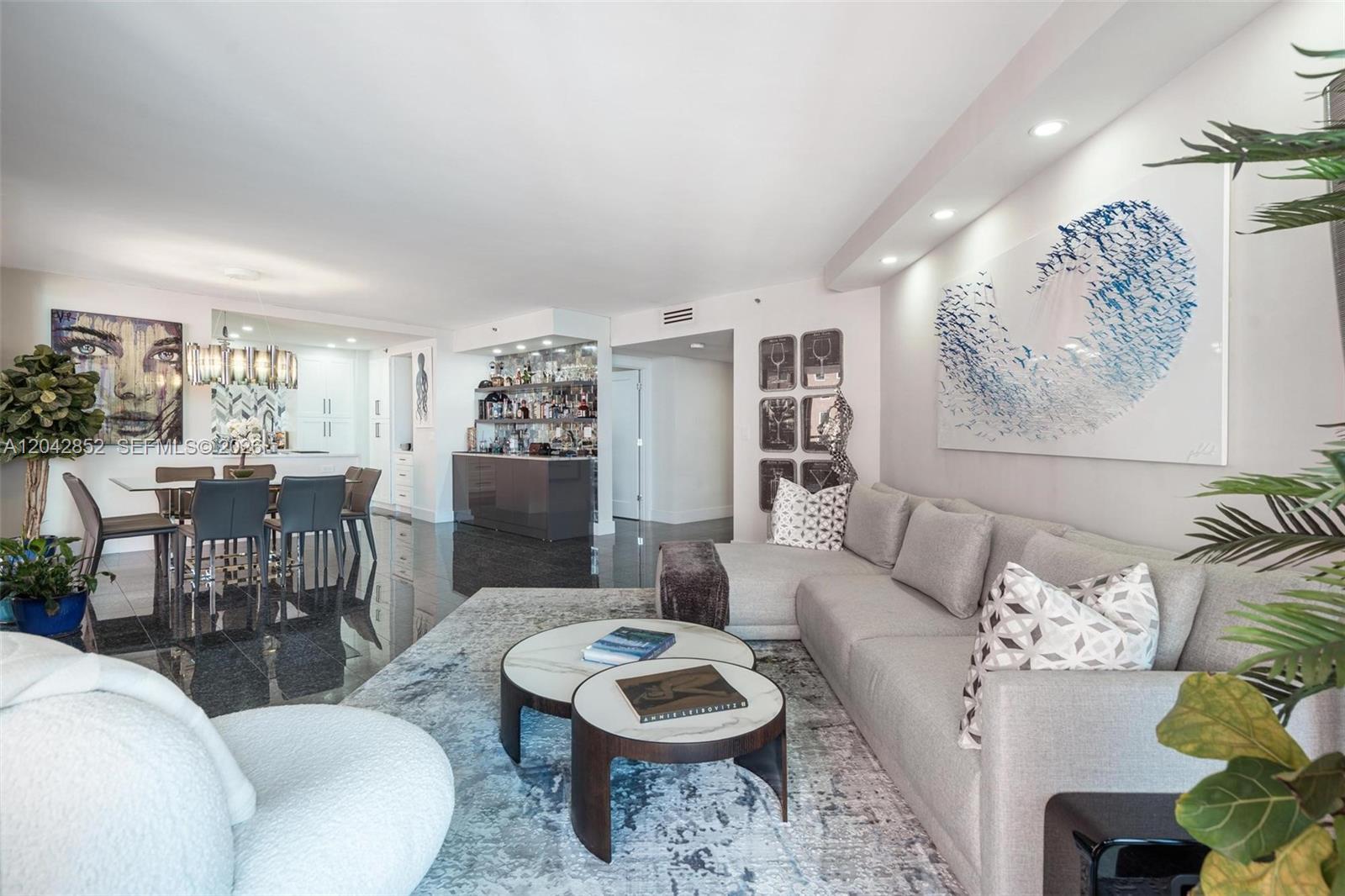 Building Photo - 1581 Brickell Ave