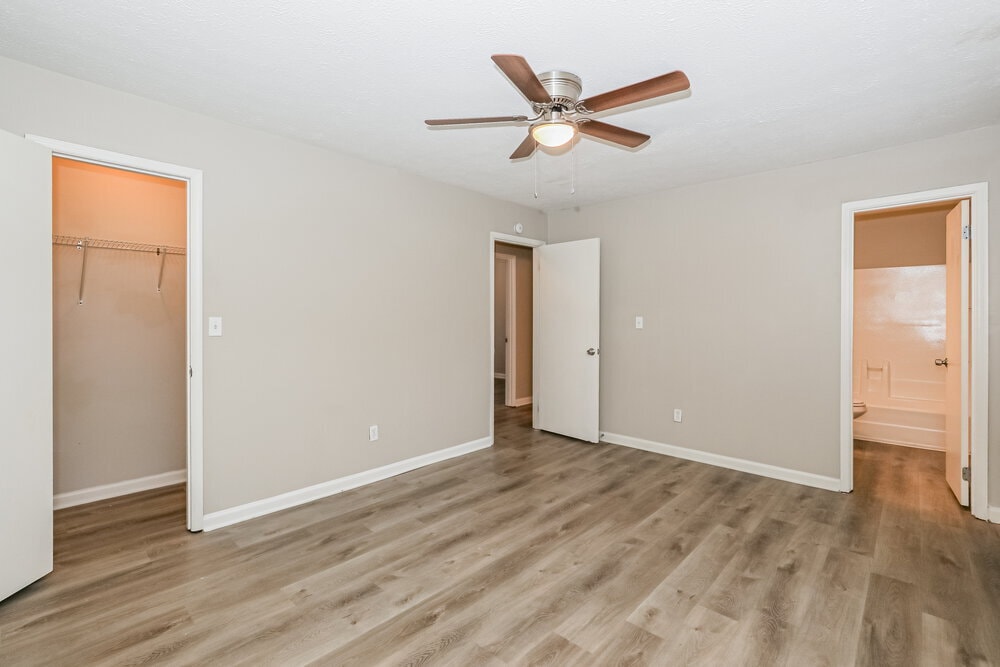 Building Photo - 6207 Radford Dr