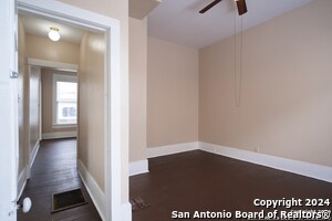 Building Photo - 622 W Russell Pl