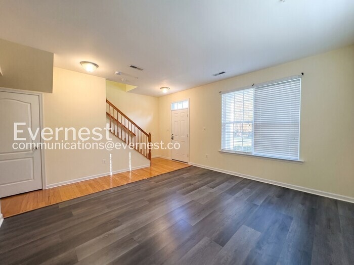 Building Photo - 6137 Hanlon St