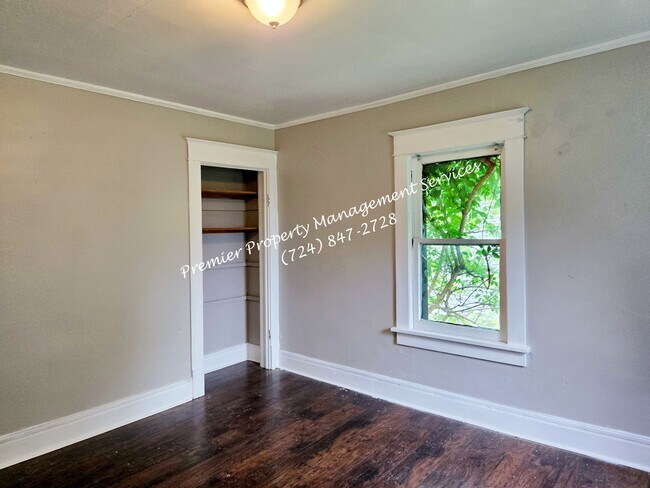 Building Photo - 1023 Negley St
