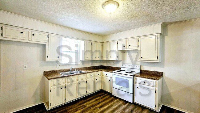 Building Photo - 4415 County Rd 1152