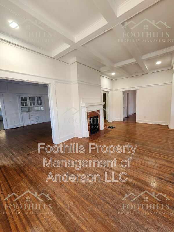 Building Photo - 306 E Calhoun St