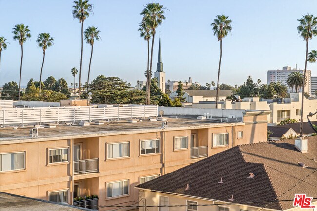 Building Photo - 900 Euclid St