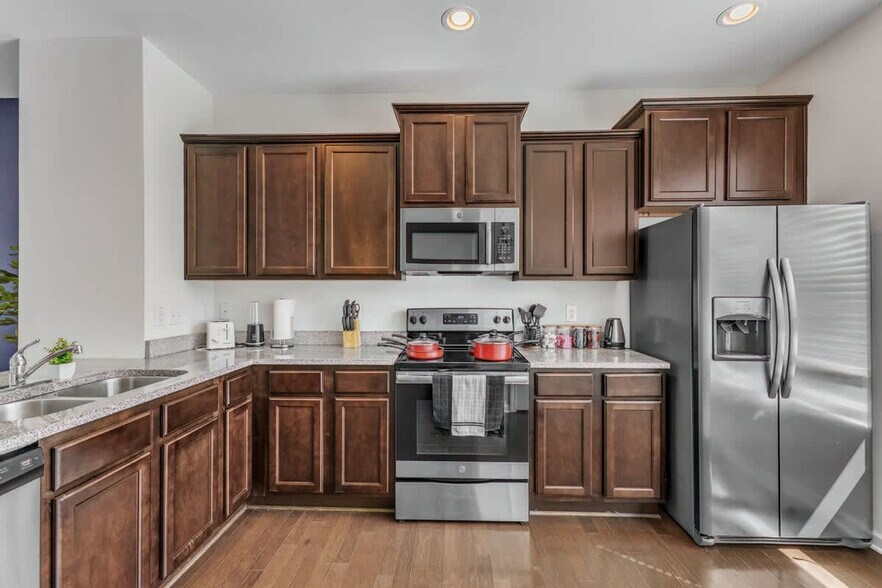 Building Photo - 2622 Wolf Cub Ct